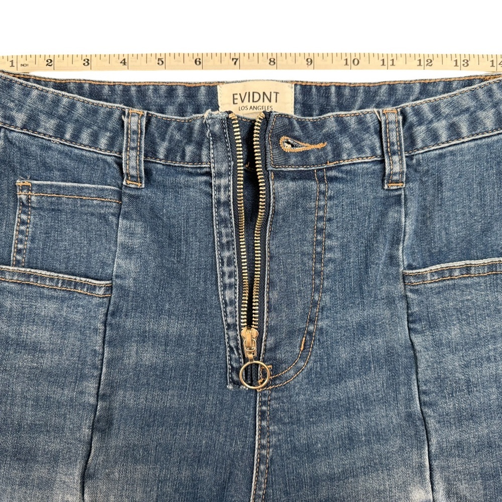 Women's Straight Leg Jeans - Blue - Picture 8 of 9